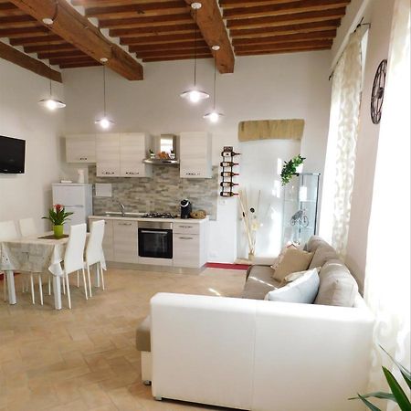 מונטלצ'ינו Otello Guest House מראה חיצוני תמונה