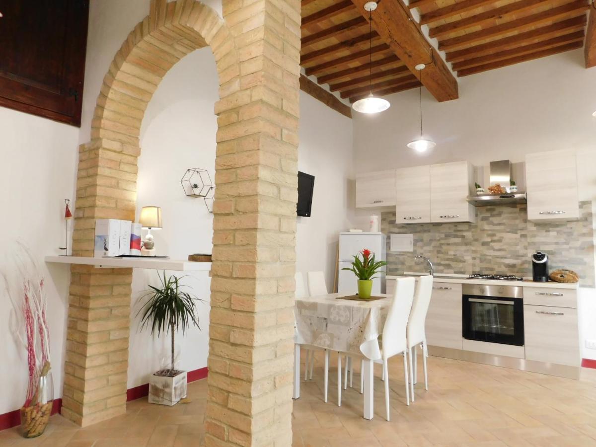מונטלצ'ינו Otello Guest House מראה חיצוני תמונה