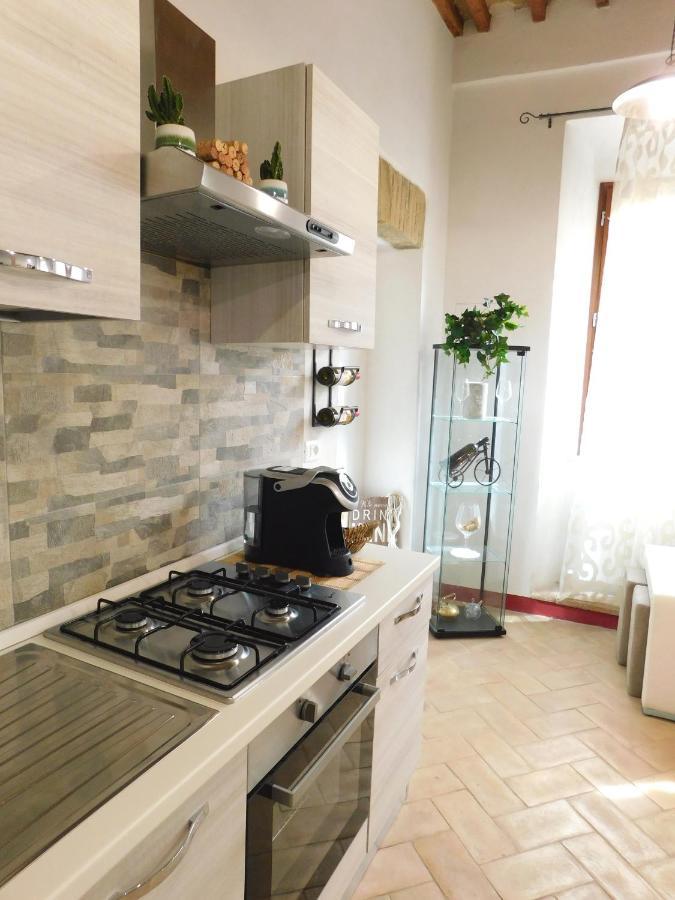 מונטלצ'ינו Otello Guest House מראה חיצוני תמונה